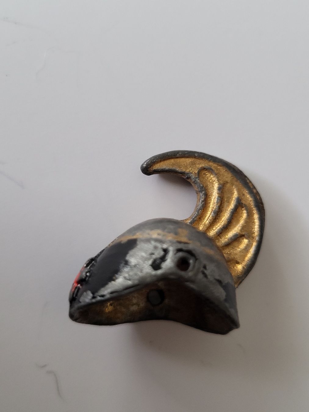 Uniformes & Effets: antiker miniatur Helm Militär – D'occasion à nunningen par mic_88k2