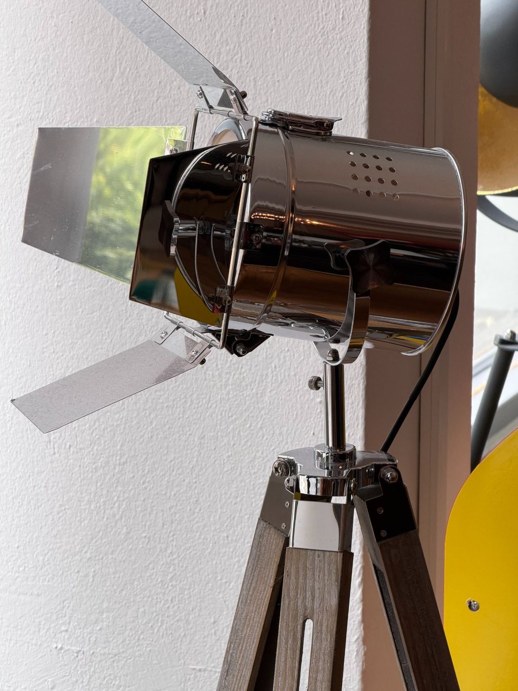Lampade: Designer-Stehlampe im Filmstudio-Look – Usato da Olten venduto da antonio.troia 1