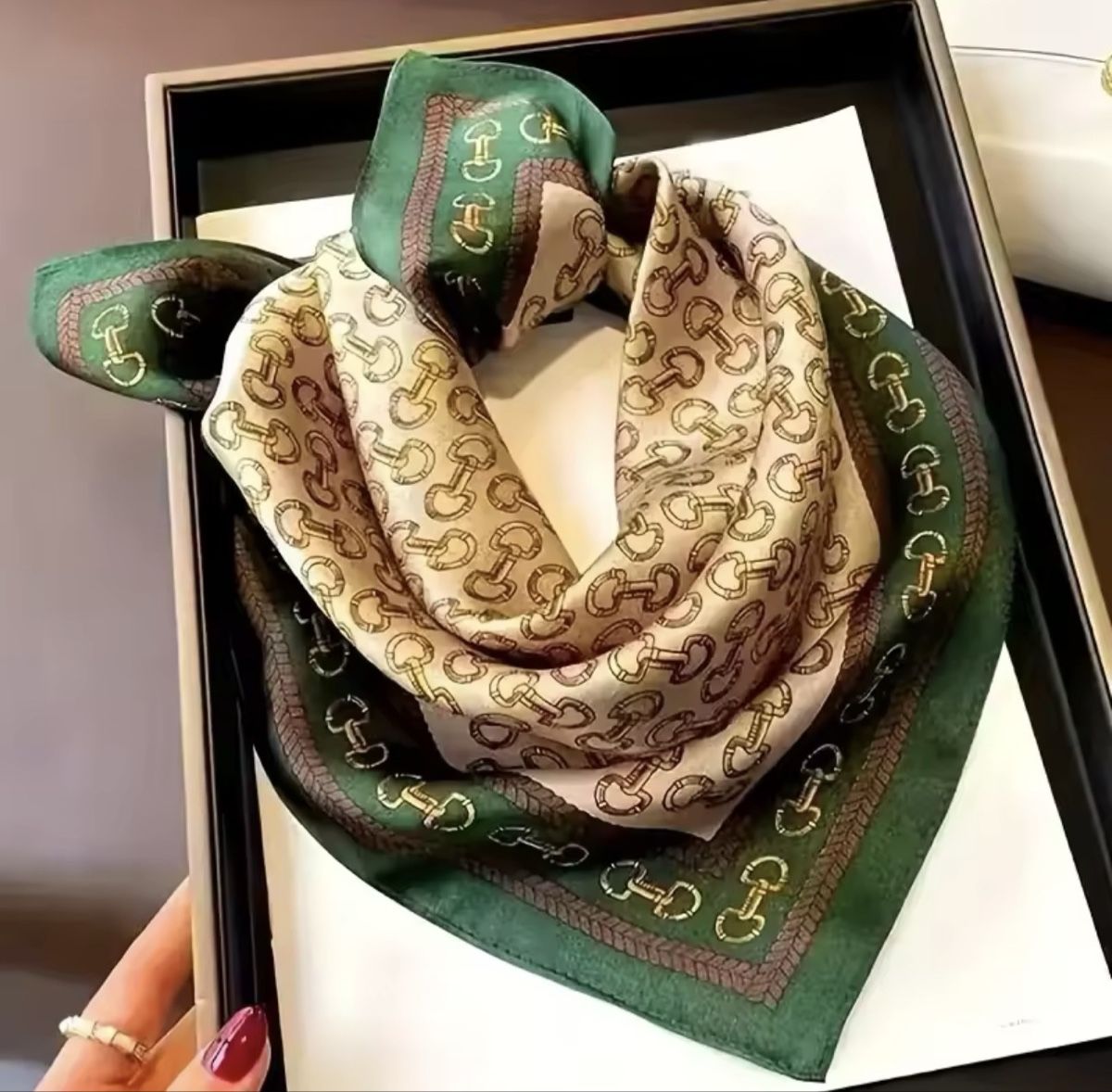 Foulards & écharpes: Foulard – Neuf avec emballage d'origine à Châtel-St-Denis par Montclair_Swiss 2