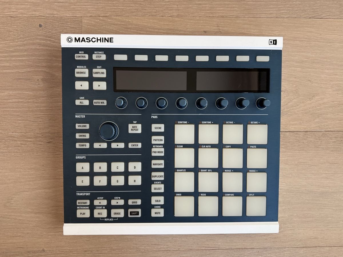 Native Instruments Strumenti musicali: Native Instruments Maschine MK2 White – inkl. Software – Usato da Zürich venduto da gue_cfb6