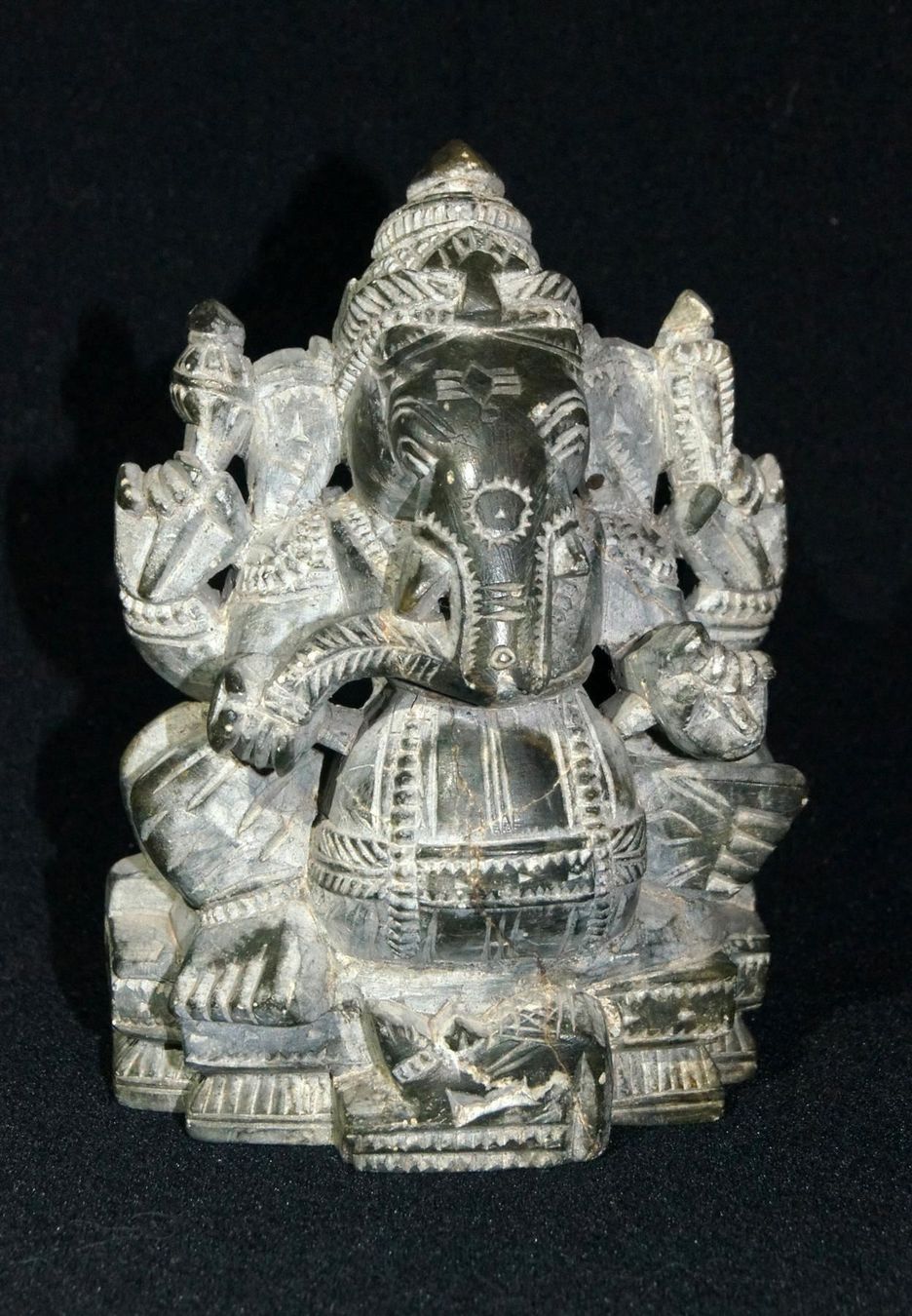 Sculture & Statue: Ganesha aus grauem Stein gemeisselt – Usato da Geroldswil venduto da ARTEFACTO