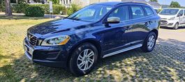 Volvo XC60 D4 Mometum AWD zum Verkauf