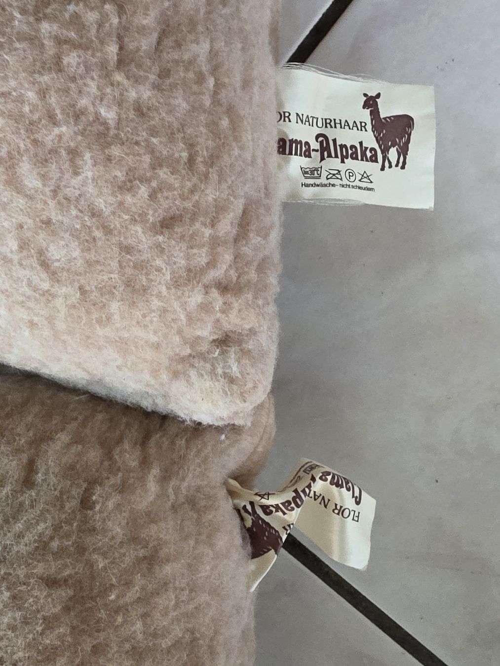 Coussins: 2 Alpaca Wool Pillows. – Neuf avec emballage d'origine à Hinwil par Ehretstock8 1