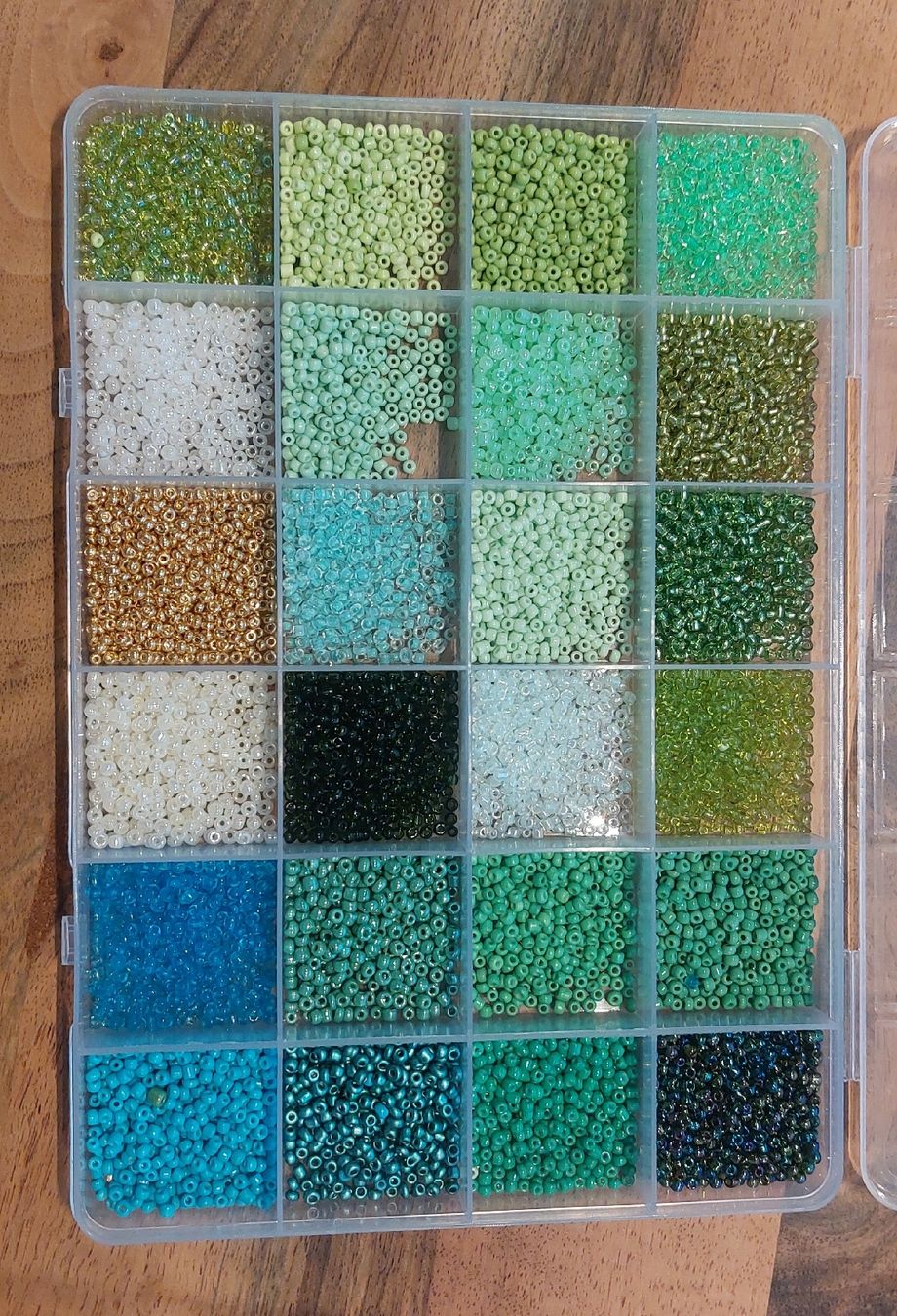 Kit bricolage: Bastelperlen sieben Set sortiert in Boxen diverse Farben – Nuovo (secondo la descrizione) da Egg b. Zürich venduto da NiLaLe 3