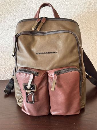 Piquadro Lederrucksack in Olivgrün/Braun - Top Zustand