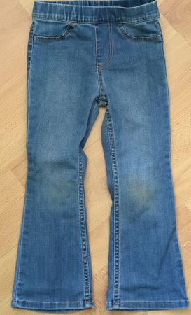 Jeans Mädchen Grösse 104 leichte Flecken