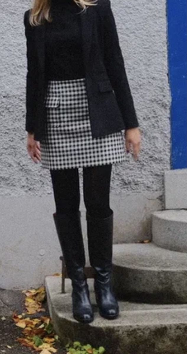 Claudie Pierlot Jupes: Rock Grösse 36 Karomuster Schwarz Weiss – D'occasion à Zürich par ann_26jc 2