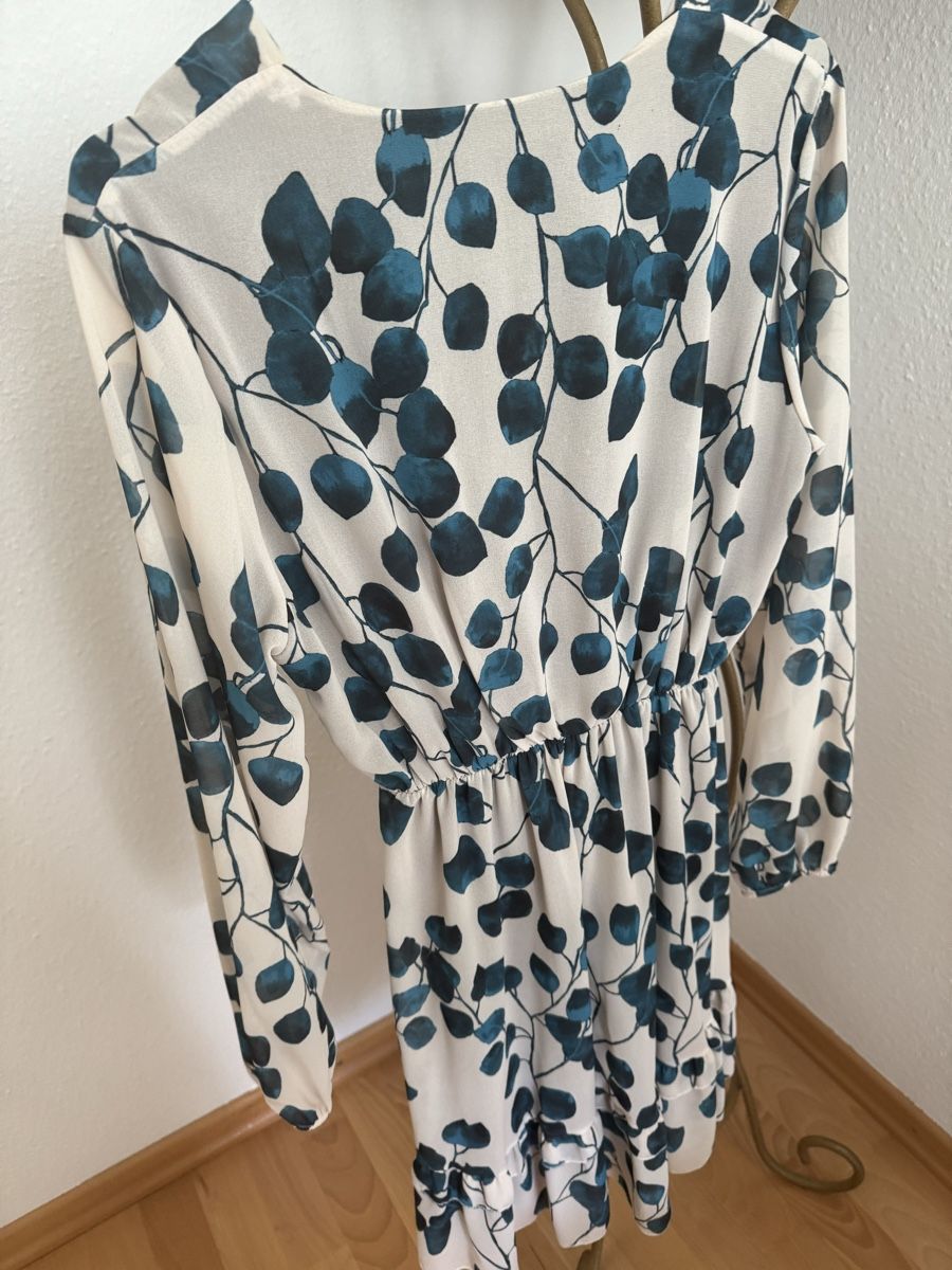 Kleider: Tailliertes Kleid – Neu (gemäss Beschreibung) aus Bern von Ninitto 2