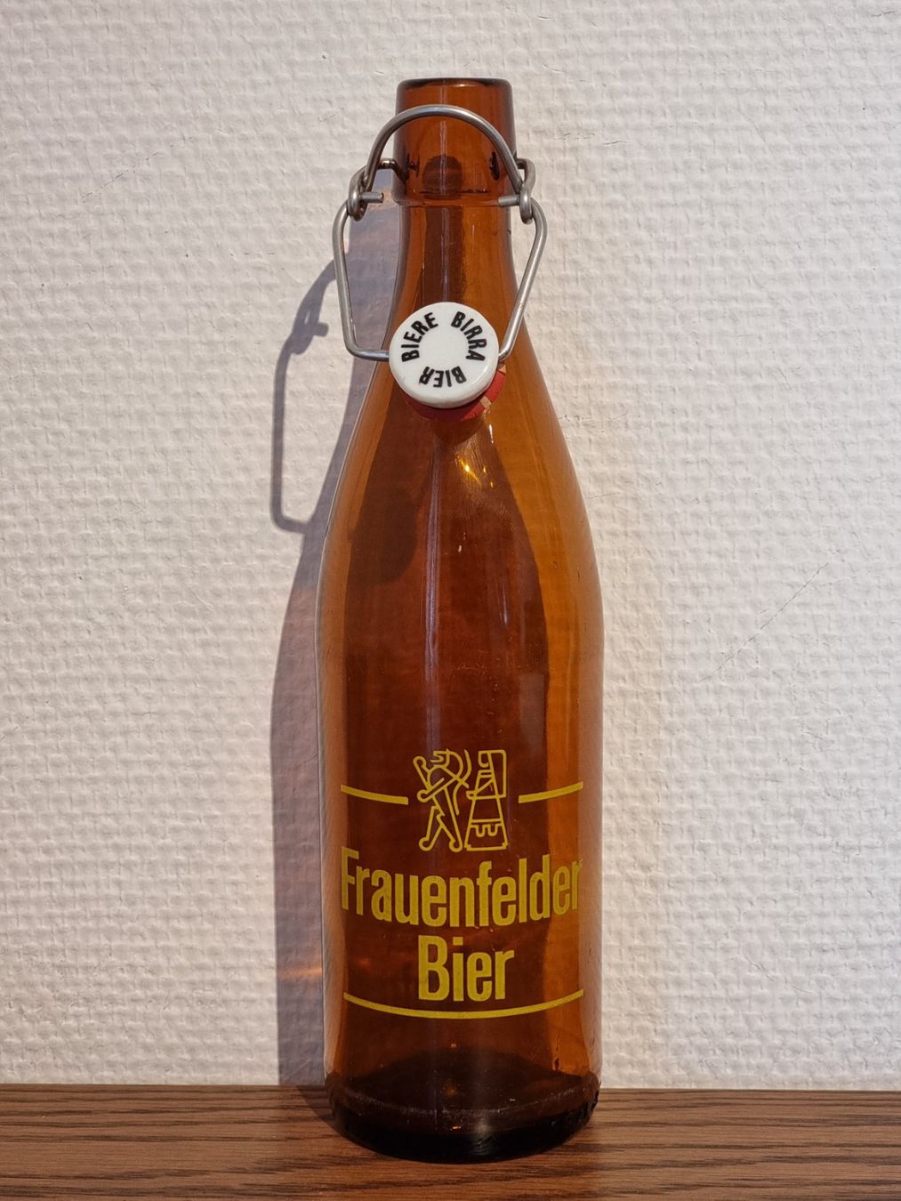 Bicchieri, Caraffe & Bottiglie: Frauenfelder Bier Bierflasche 1970 – Usato da Lommis venduto da 0815undmehr