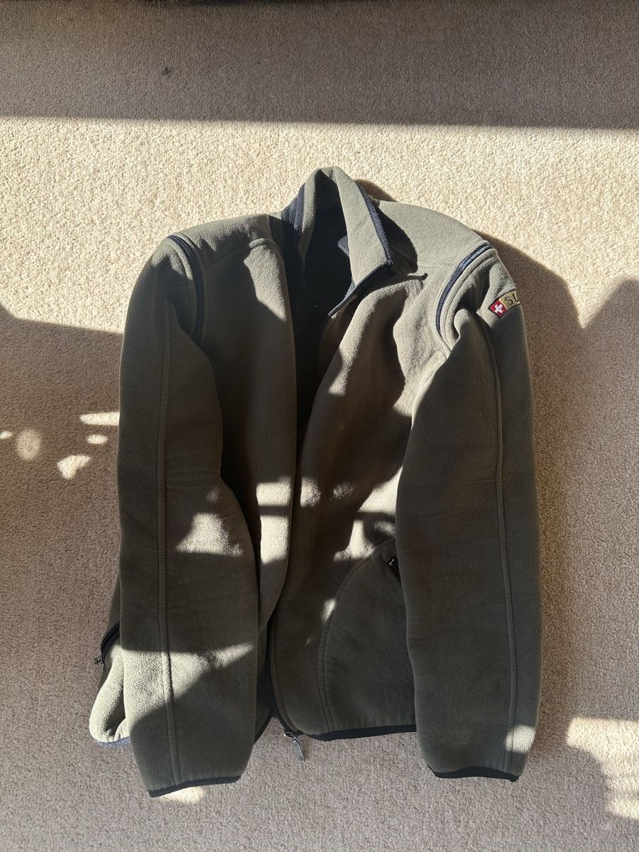 Armée suisse Vestes: Schweizer Militärfleece – D'occasion à Oberbuchsiten par ala_x68w