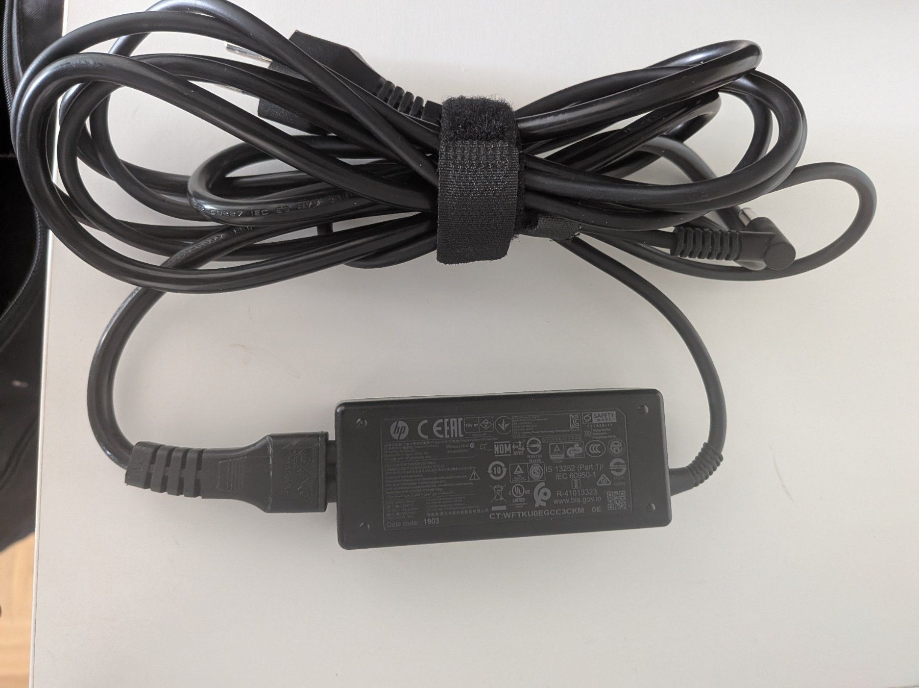 Hewlett Packard Caricabatterie: Original HP laptop chargeur 45W – Usato da Genève venduto da hbs_pro
