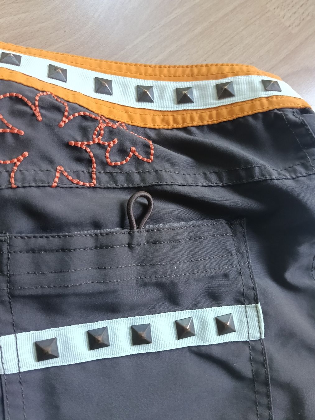 Chiemsee Pantaloni: Shorts unisex s chiemsee – Usato da Boniswil venduto da kat_tak 3