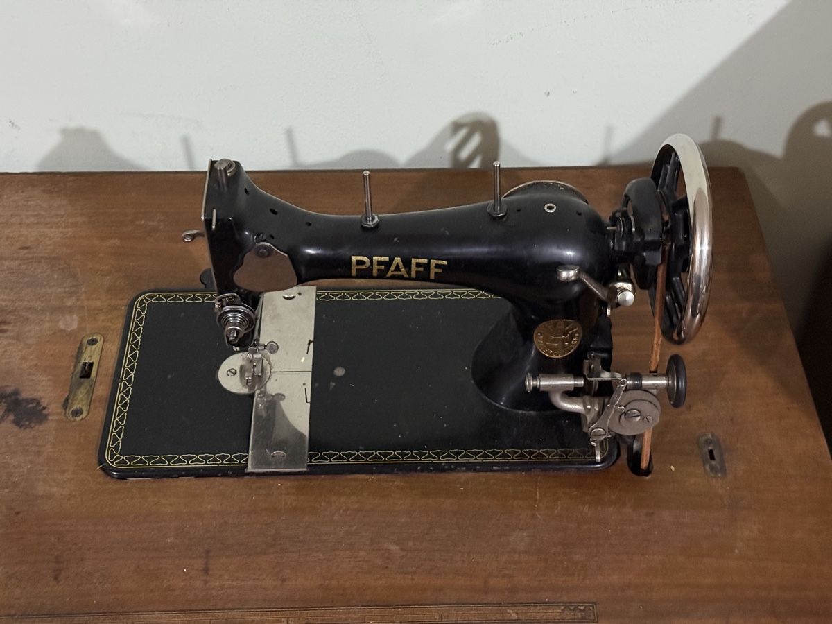 Pfaff Macchine da cucire: Ancienne machine à coudre pfaff – Usato da Sierre venduto da OCNL 4