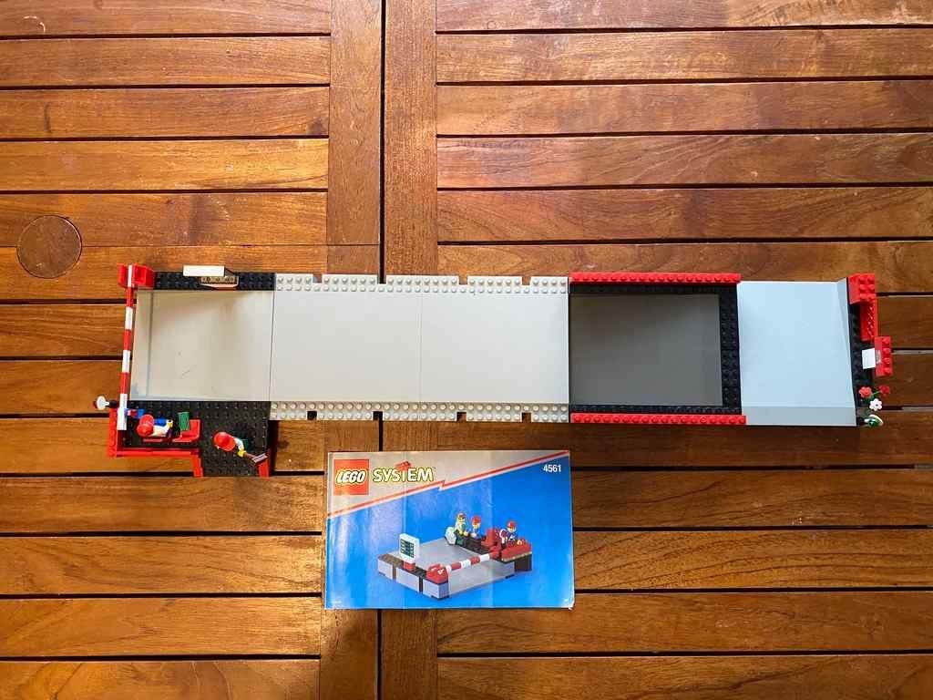 Lego Kit di costruzioni: Passage à niveau Lego 5461 – Usato da Morges venduto da VintageMemories 5