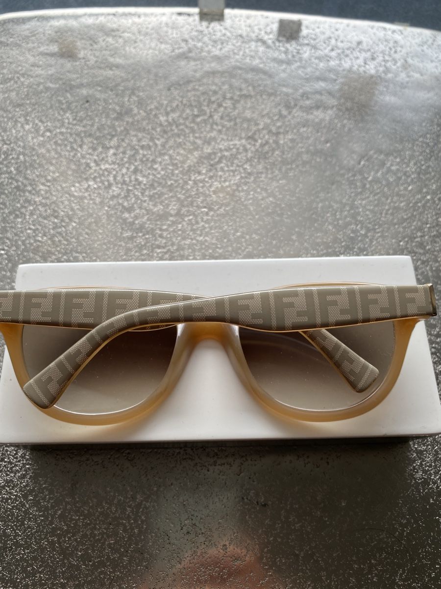 Fendi Occhiali & Lenti: Sonnenbrille Fendi – Nuovo (secondo la descrizione) da Zürich venduto da pinish 1