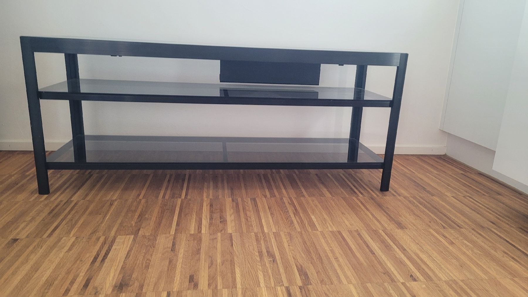 Ikea TV Möbel: Fernsehmöbel aus Glas. – Gebraucht aus Winterthur von aes_92 2