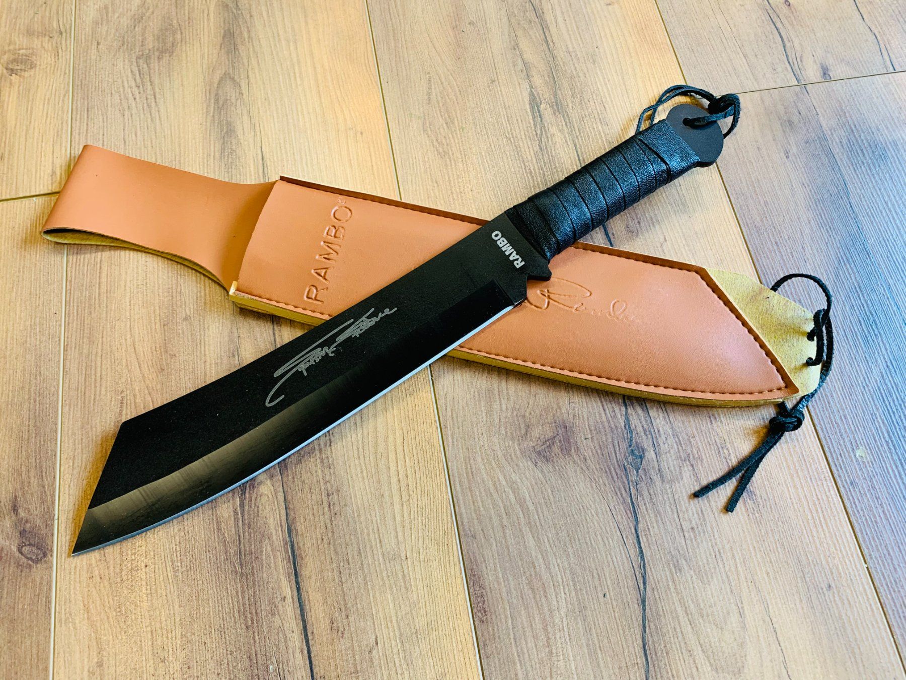 Accessori: RAMBO Machete BLACK Tactical Messer 43cm – Nuovo e nell'imballaggio originale da Bergdietikon venduto da shopAgent 4
