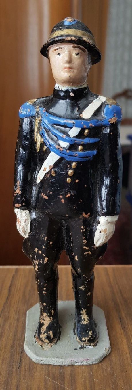 Statuette: Wachmann Keramik antik – Usato da Mörschwil venduto da antiksalon 1