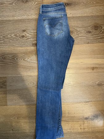 Levi's Damenjeans Demi Curve Skinny W26 L30