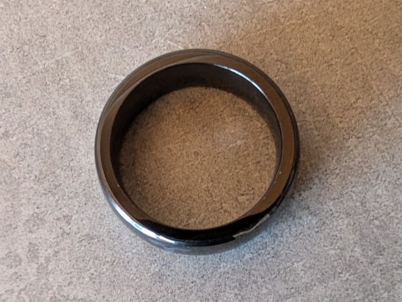 Bagues: Tesla Ring schwarz mit Gebrauchsspuren – D'occasion à Weesen par Allan_Sche_Sar 1