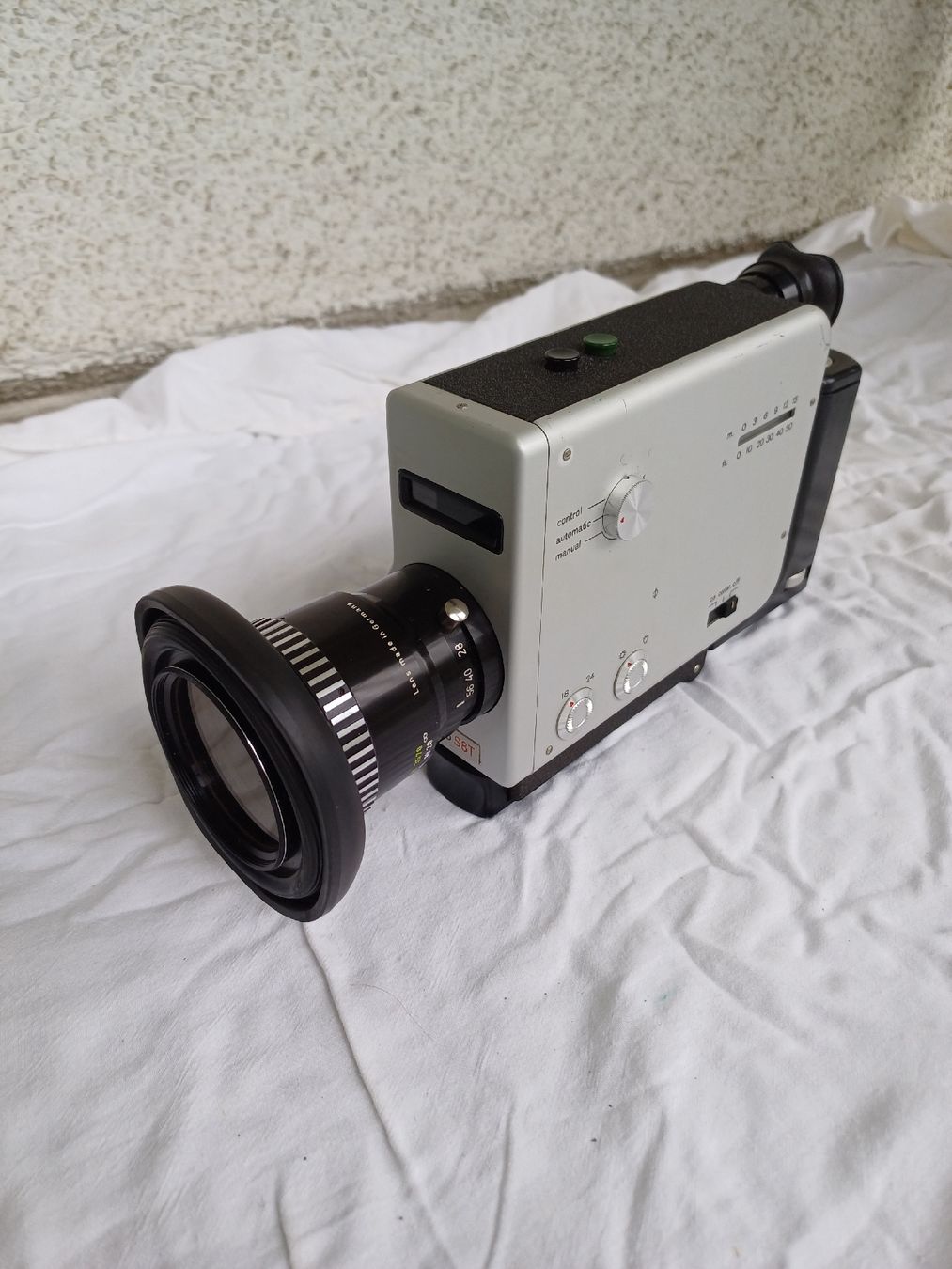 Braun Fotocamera: Nizo S8T Kamera Braun – Usato da Zürich venduto da Avocadokern