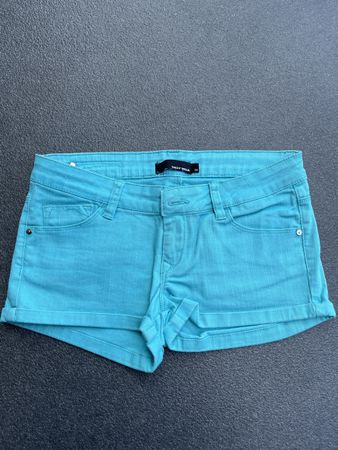Coole Shorts in Türkis
