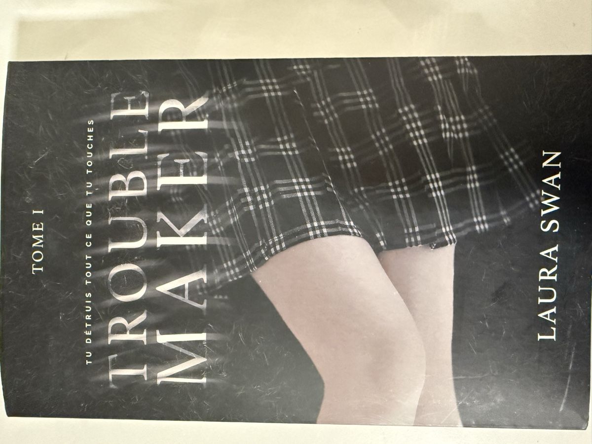 Libri: TROUBLE MAKER DE LAURA SWAN (BROCHÉ) – Nuovo e nell'imballaggio originale da Villars-sur-Glâne venduto da sib_rwl7