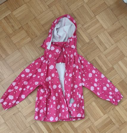 Regenjacke Palomino rosa mit Wolkenmuster Grösse 122