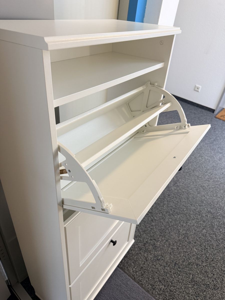 Armadi: Schuhschrank weiss, 3 Klappen – Usato da Oftringen venduto da Mosflei 1