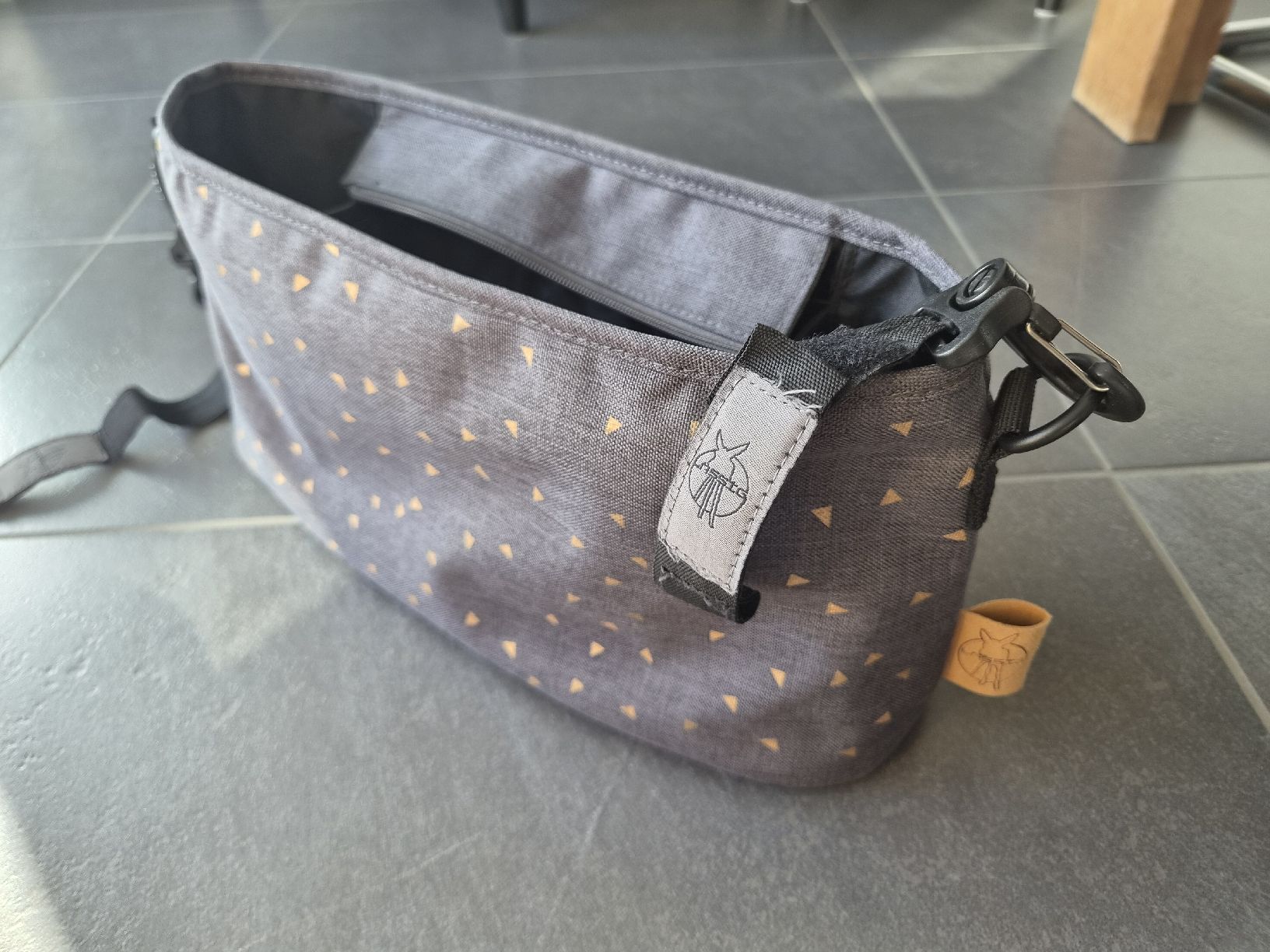Lässig Taschen: Lässig Buggy Organizer, grau, Top Zustand – Gebraucht aus Einigen von thundermother