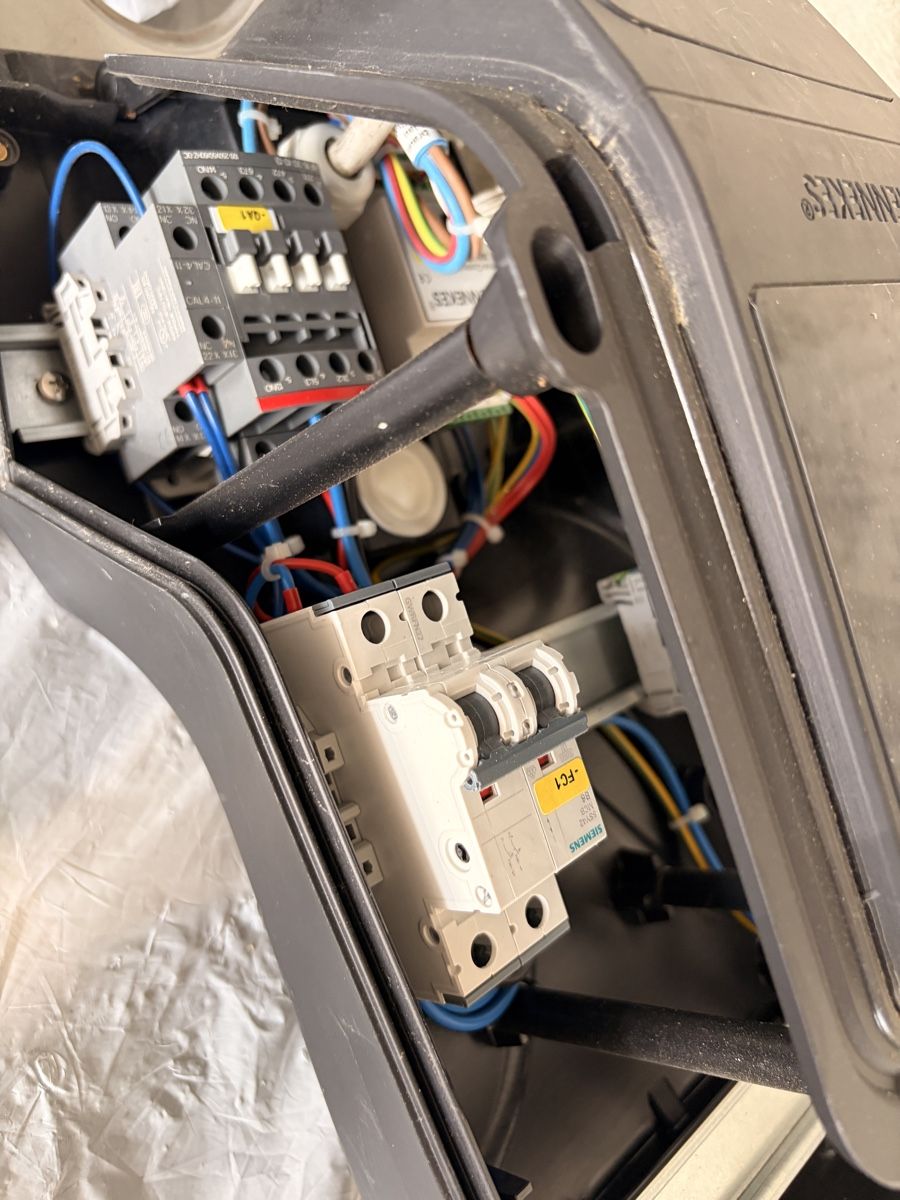 Mennekes Ladegeräte: Mannekes Ladestation Typ 1 – Gebraucht aus Brunnen von Alfa 5