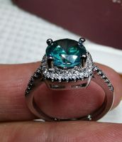 Bague avec zircons