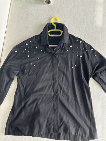 Zara Basic Hemd schwarz mit Perlen Grösse S gebraucht