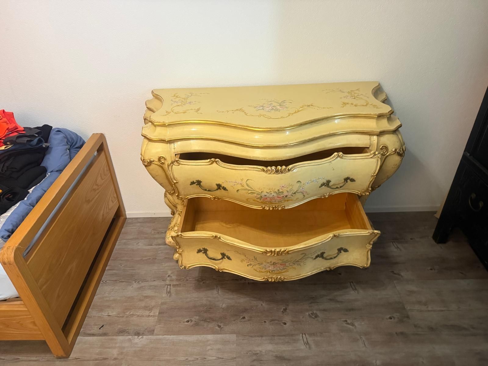Commodes: Barock Kommode – D'occasion à Bitsch par fra_v2ct
