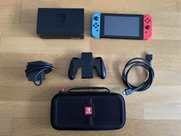 Nintendo Switch inkl. Netzteil und Etui