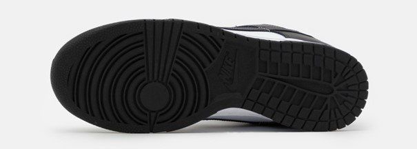 Nike Scarpe da donna: Nike DUNK Low Black & White / Panda EU 39 – Nuovo e nell'imballaggio originale da Biel/Bienne venduto da theracinghouse-53 3
