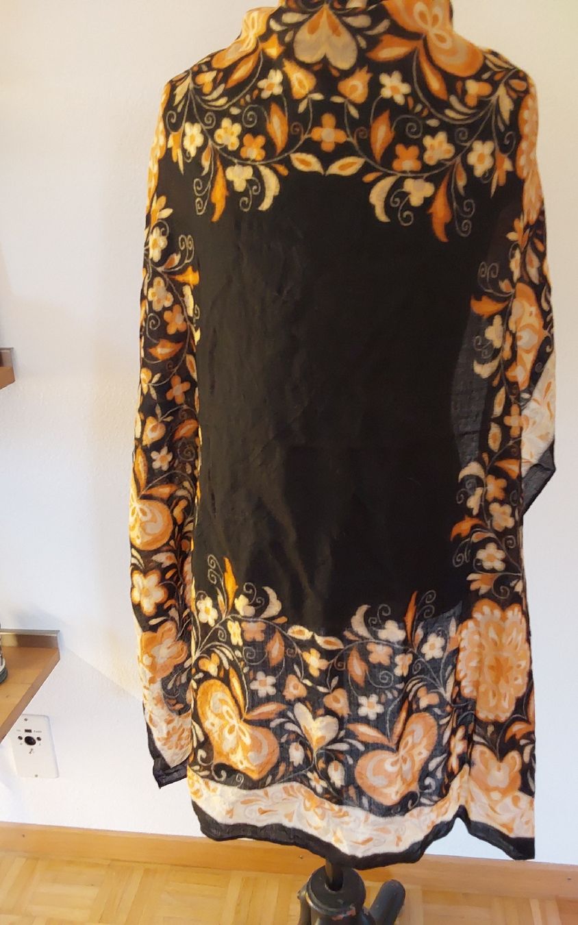 Foulard & Sciarpe: Schal Wolle quadratisch – Nuovo (secondo la descrizione) da Köniz venduto da scopello12 1