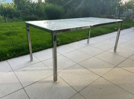 Glastisch, Metallgestell, sehr stabil, guter Zustand