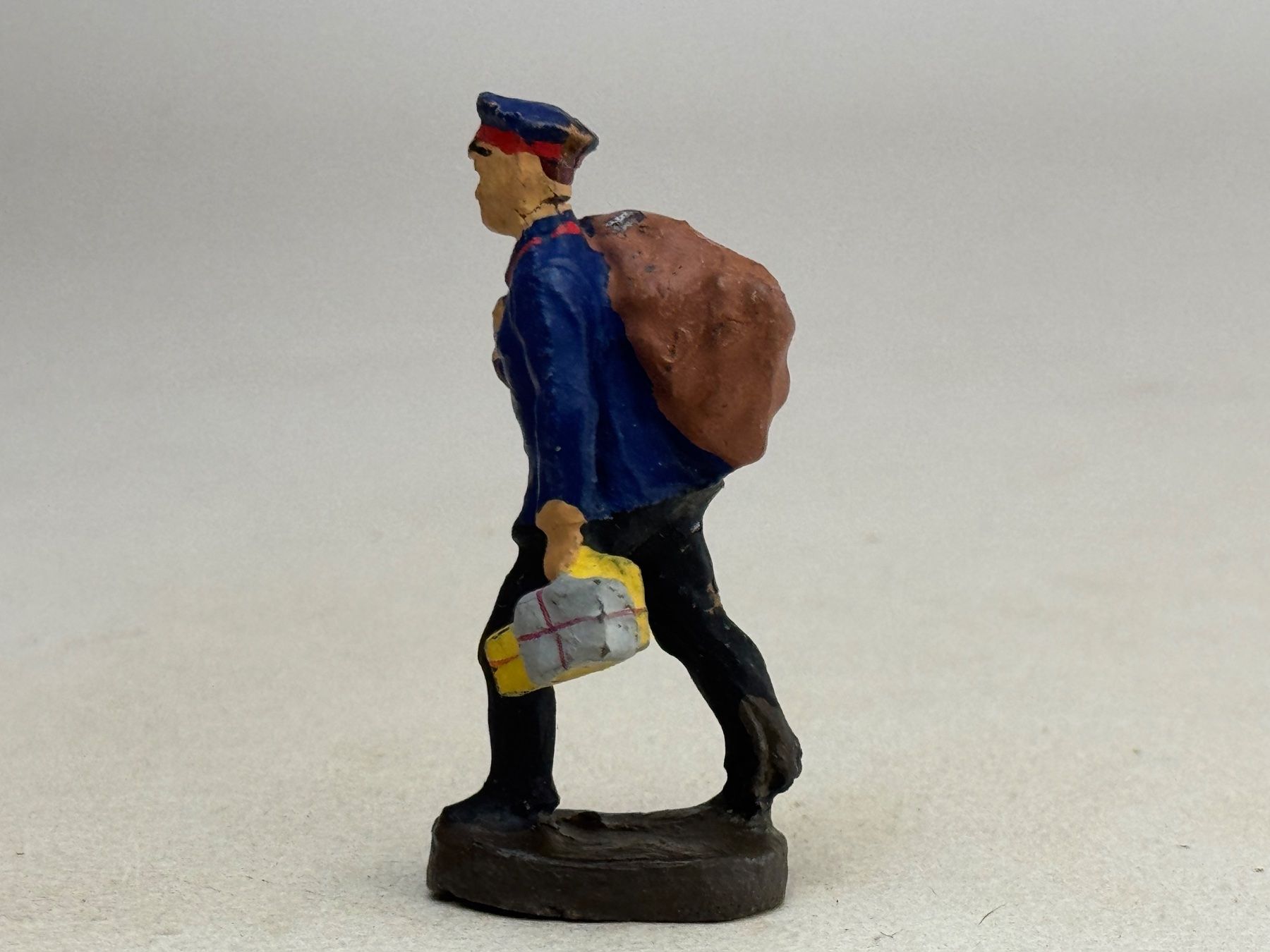 Trains électriques: RA- Elastolin Figur Postbote mit Briefsack 55 mm hoch – D'occasion à Elm par Wikmtz 2