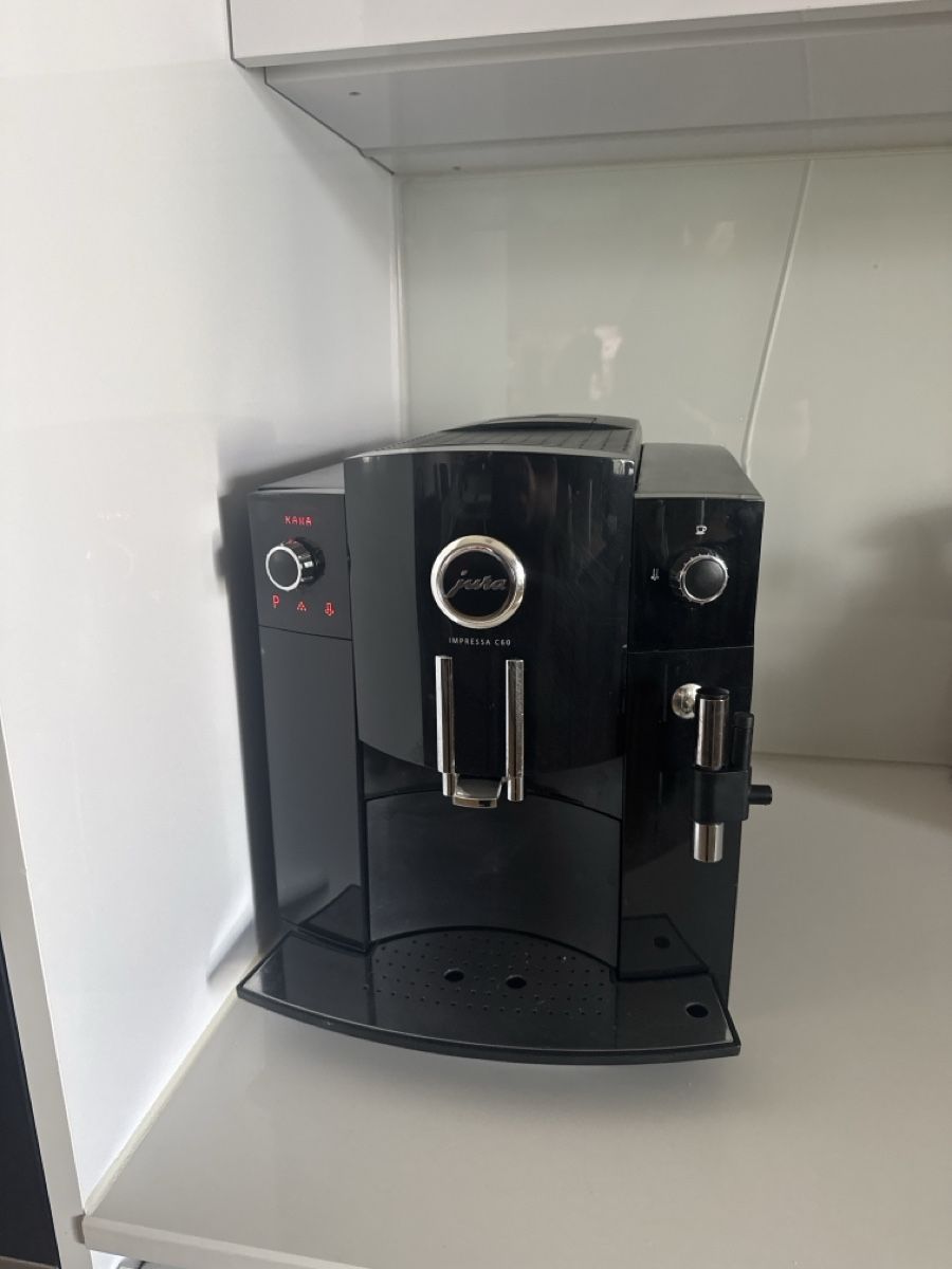 Jura Kaffeemaschinen & Espressomaschinen: Jura impressa c60 – Gebraucht aus Nebikon von Pablo2022