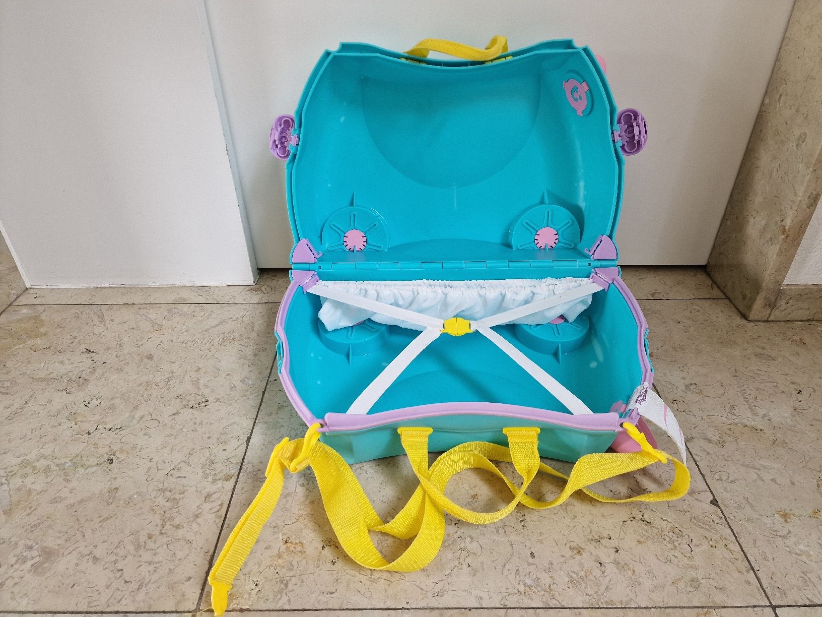 Trunki Valigie: Kinderkoffer Trunki Einhorn – Usato da Köniz venduto da nicolegru 2