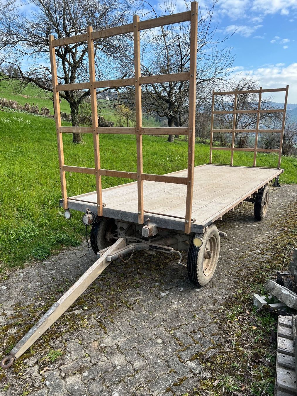 Rimorchi: Brückenwagen Holz mit Heugatter – Usato da Benken SG venduto da wingwinj