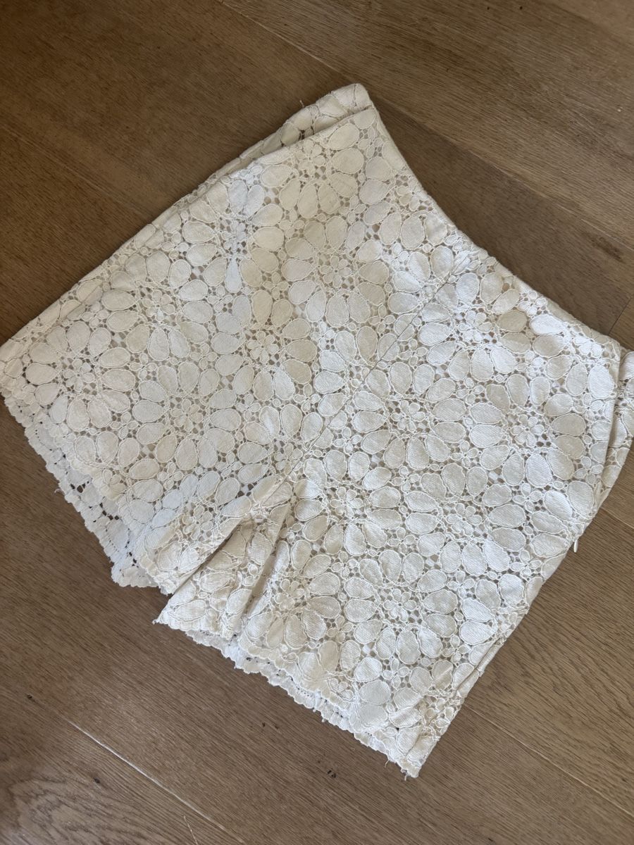 Zara Hosen: Zara Basic Crochet Lace Shorts - Size S - Summer Ready! – Gebraucht aus Baar von Julemmen