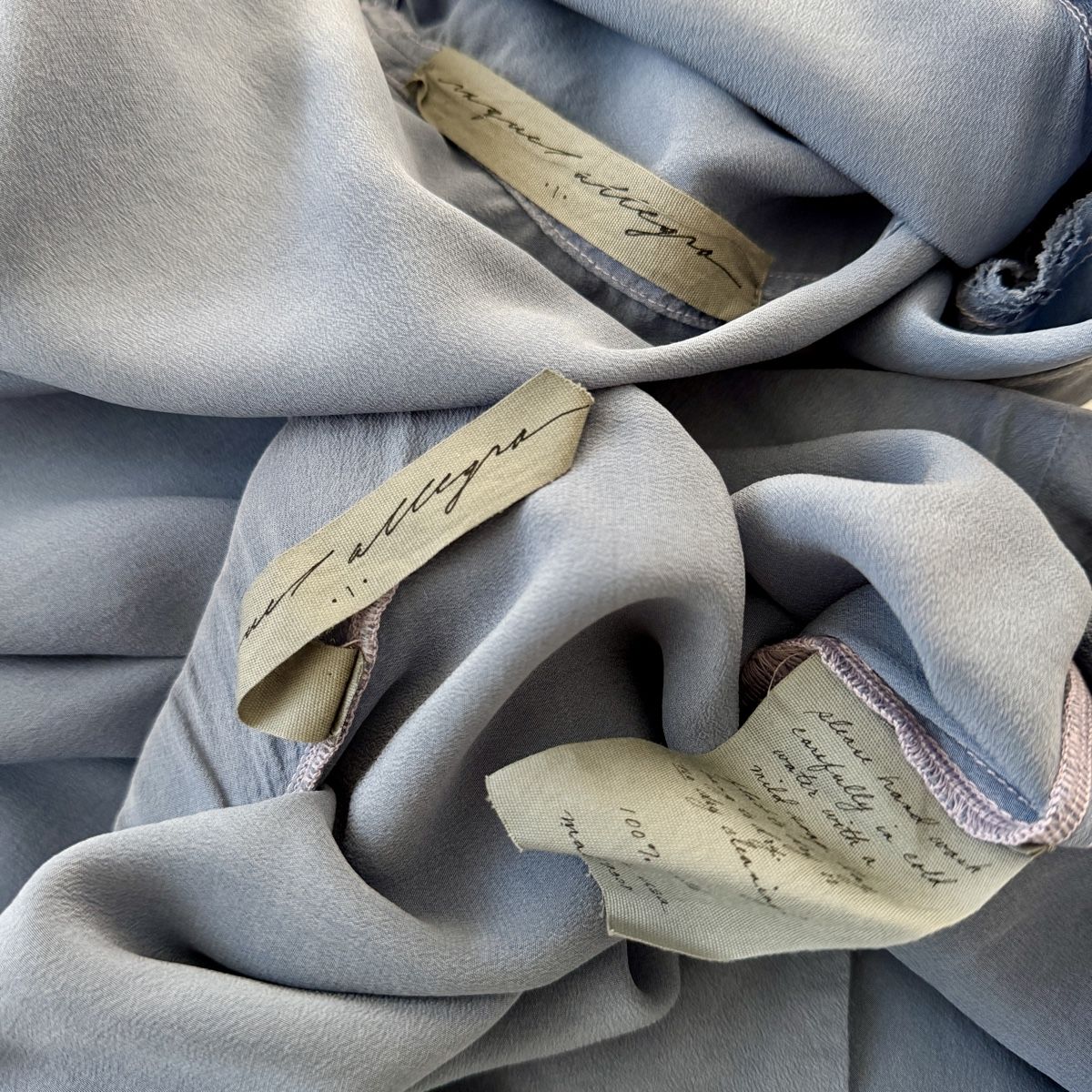 Lotti di vestiti: Raquel Allegra Silk Two-Piece Set – Nuovo (secondo la descrizione) da Emmen venduto da Avviivva_Com2023 8