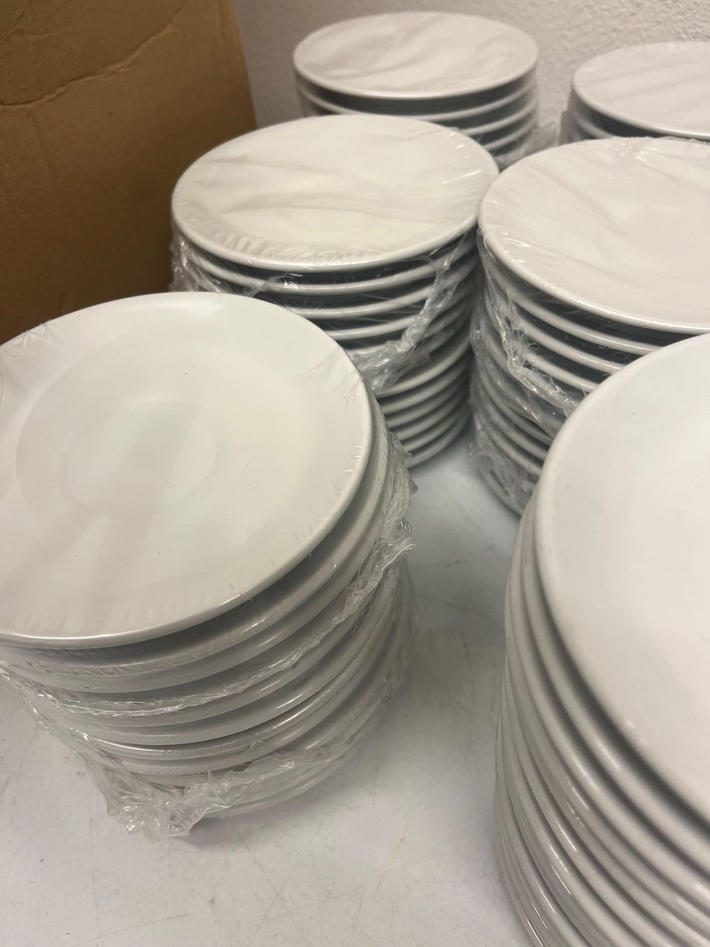 Teller: 165 Unterteller Durchmesser 14 cm - 132 Neu verpackt – Gebraucht aus Zürich von Hackl 5