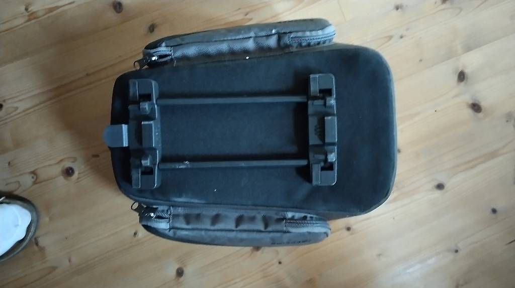 Pezzi di ricambio: Velo Gepäckträgertasche – Usato da Dübendorf venduto da Buch3 1