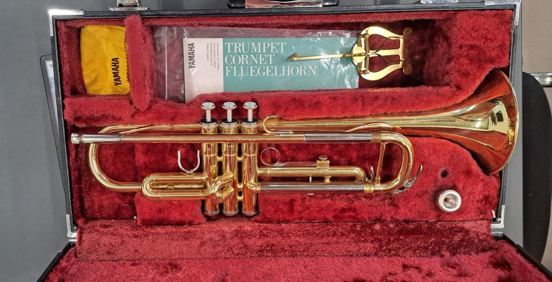 Yamaha Strumenti musicali: trompette Yamaha YTR-4320E avec étui – Usato da La Neuveville venduto da Nida-Baf