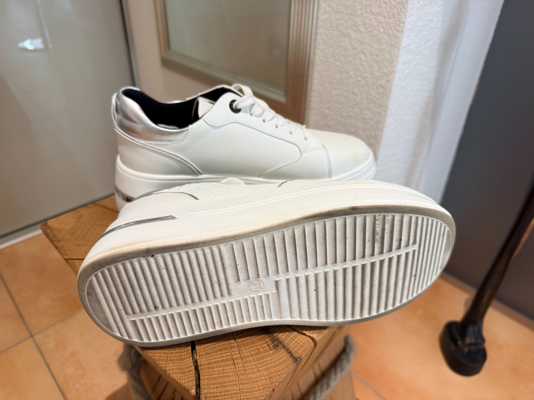 Scarpe da donna: Sneaker Weiss Queen Helena 38 – Usato da Nuerensdorf venduto da ghi_b7xs 3
