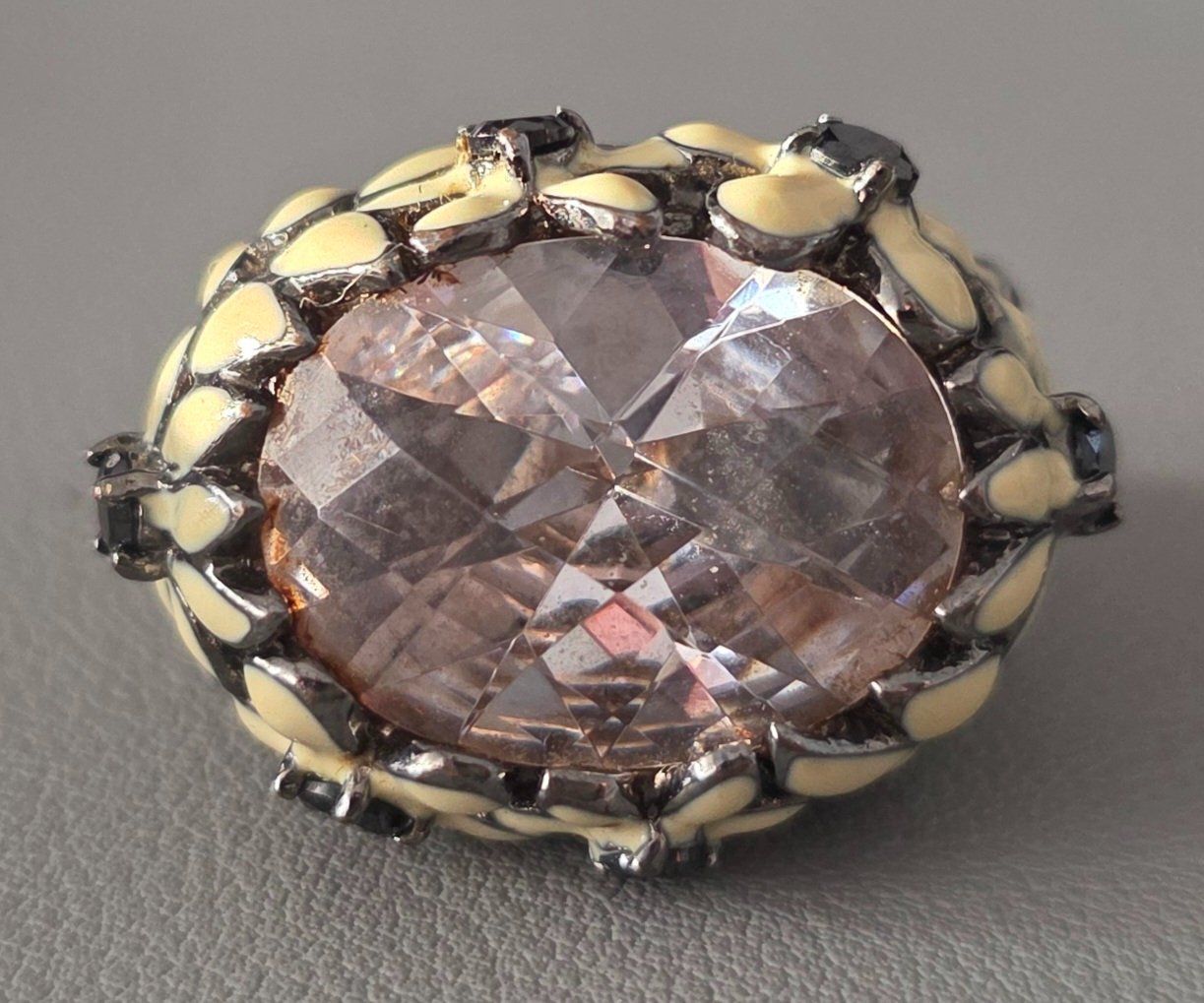 Anelli: Ring mit grossem Zirkonia Stein – Usato da Niederuzwil venduto da 262305 4