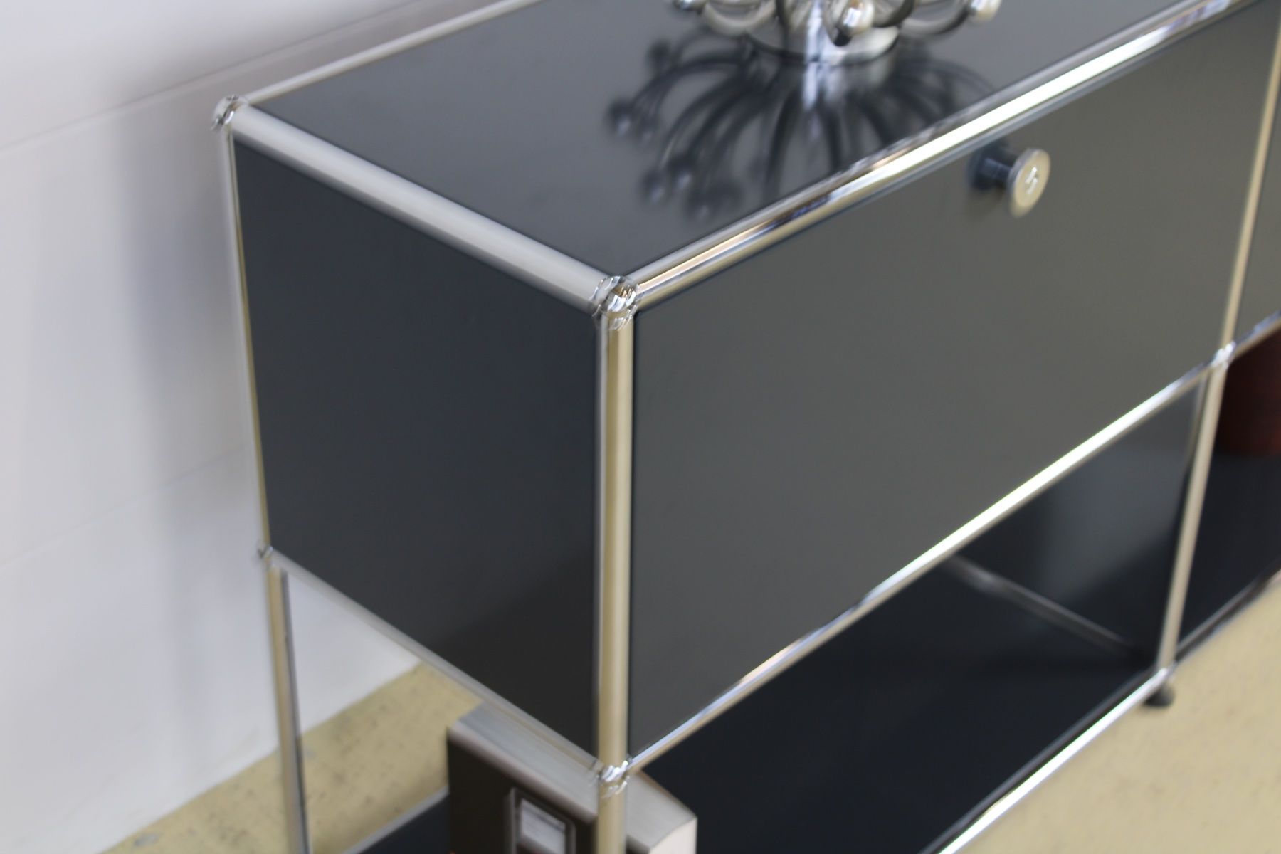 USM Cassettiere: USM Sideboard in Anthrazitgrau, Umbau möglich – Usato da Meinisberg venduto da atelier_TILIJA 7